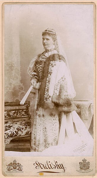 File:Countess Irma Sztáray in Hungarian costume.jpg