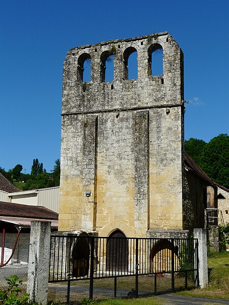 File:Couze-et-Saint-Front église St Pierre clocher-mur.JPG