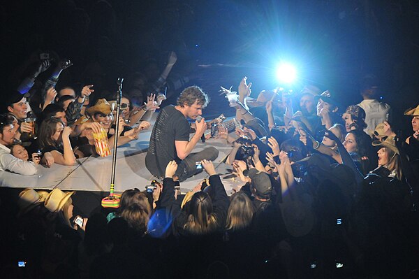 Bentley opening for Brad Paisley at Scotiabank Place in Ottawa, Ontario, February 14, 2009