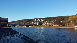 رورخانه درامن فیورد در میانه شهر درامن در نروژ