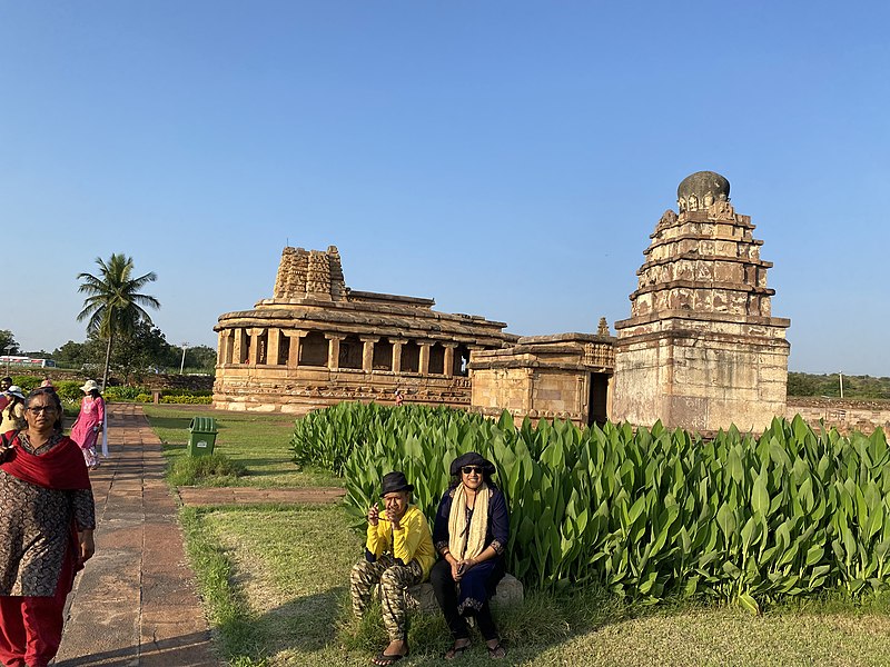 File:Durga Temple, Aihole - hamvrvb102k22 (129).jpg