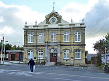 East Cowes Town Hall East Cowes Town Hall (geograph 5151550).jpg