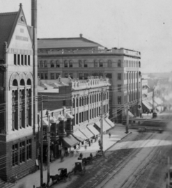 East side of Broadway looking south past 3rd St, c.1903-4. From left to right 1888 City Hall (with flag), Rindge Block at NE corner of 3rd, Bradbury Building