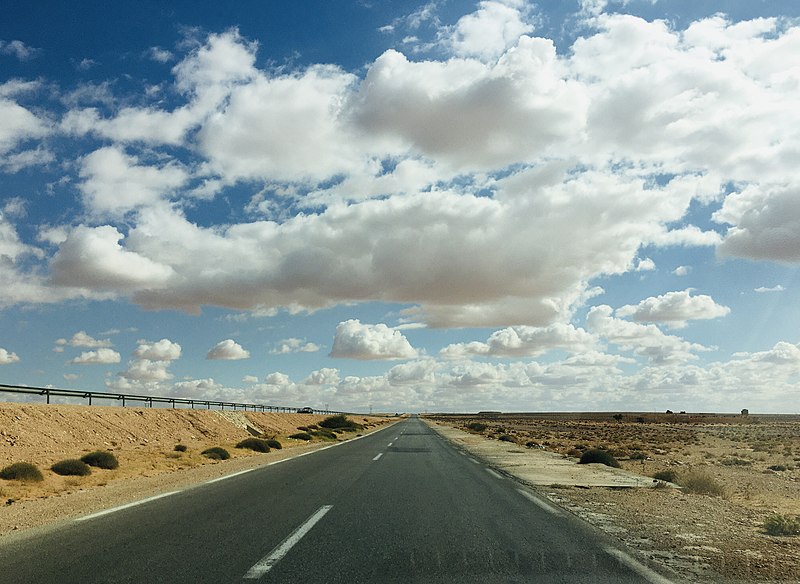 File:Empty road in Sahara.jpg