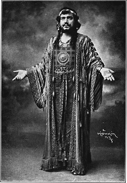 File:Enrico Caruso in "Samson et Dalila". Photograph by Herman Mishkin.jpg