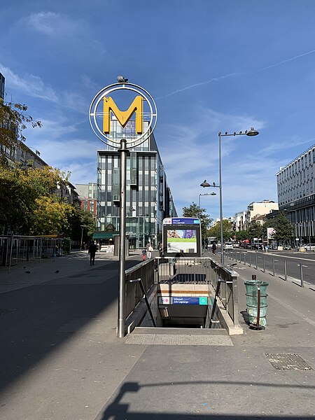 File:Entrée Station Métro Villejuif Léo Lagrange Villejuif 1.jpg