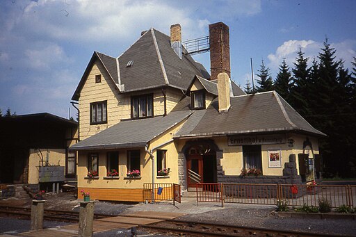 Ernstthal am Rennsteig DR Bahnhof, Aug 1991. KBS Probstzella- Sonneberg