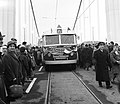 Az Erzsébet híd avatásakor az első áthaladó 7C busz (1964)