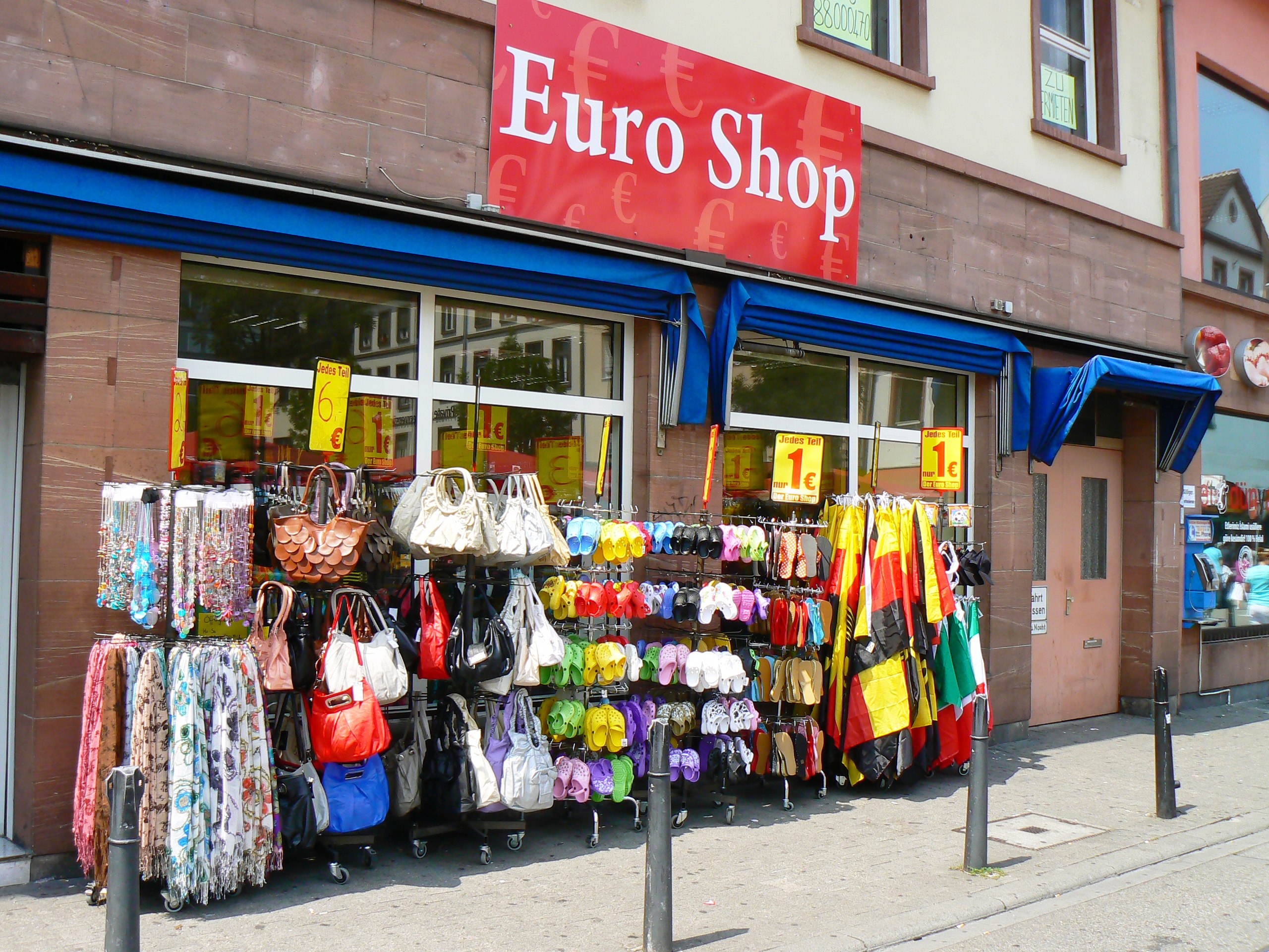 Miljard Uitsluiten Meenemen File:Euro Shop Mannheim.jpg - Wikimedia Commons