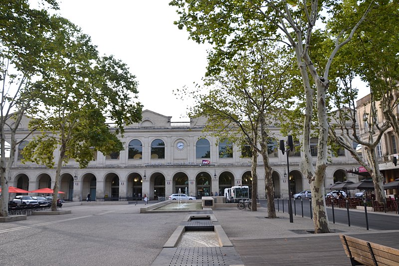 File:Façade de la Gare de Nîmes.jpg