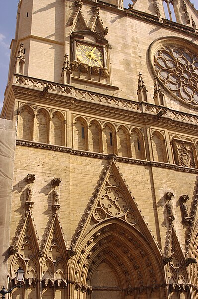 File:Façade eglise saint jean.jpg