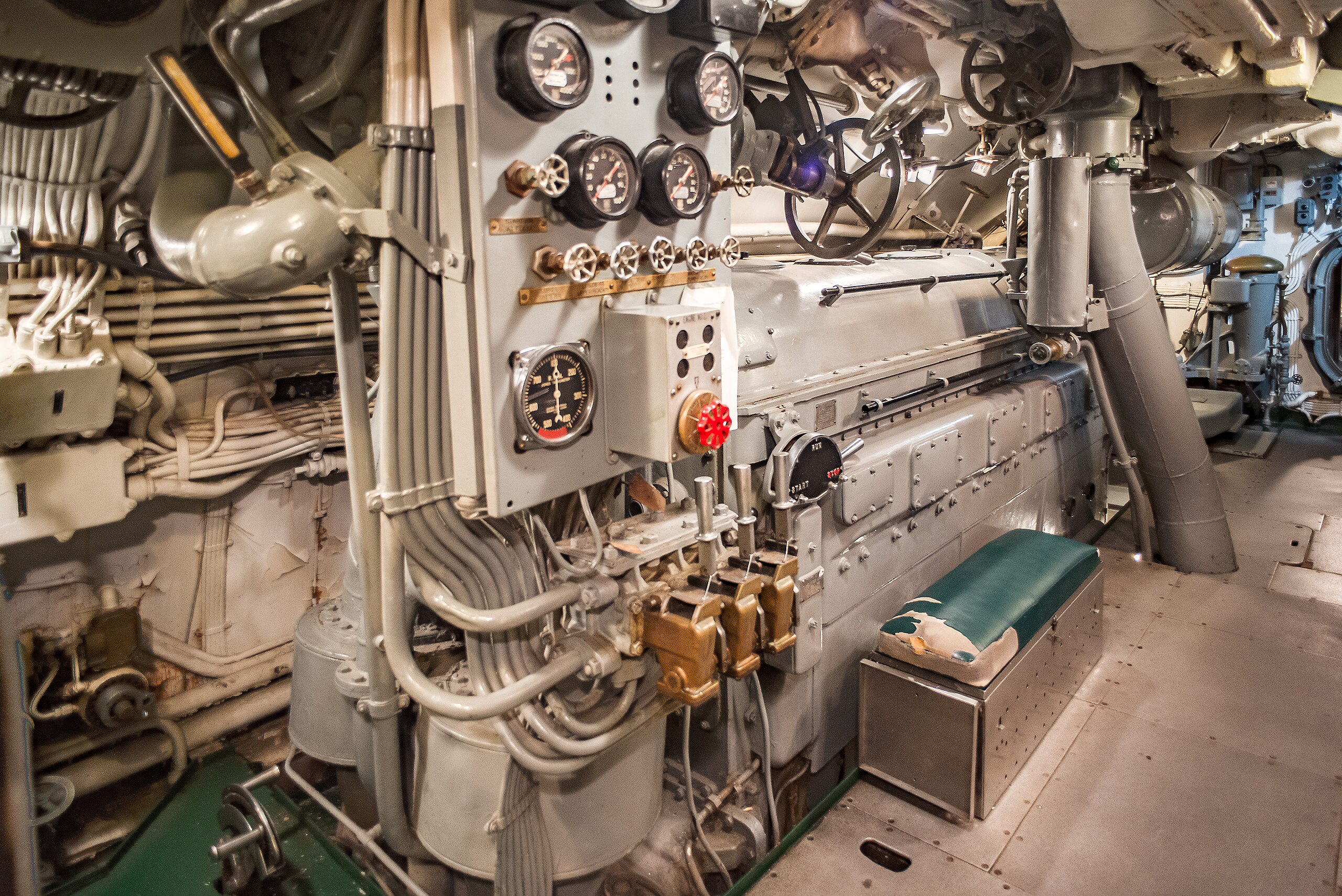 File:Fairbanks Morse & Co. 38 8-1-8 diesel engine on the USS 
