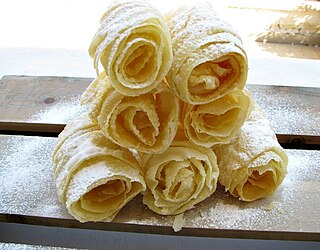 <span class="mw-page-title-main">Fazuelos</span> Sephardic Jewish pastries of thin fried dough