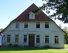 Das Findorff-Haus (Amtsschreiberhaus) wurde 1753 von Jürgen Christian Findorff umgebaut. Heute Heimatmuseum (Handwerk) und Norddeutsches Vogel-Museum