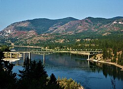 Planina Flagstaff i most Northport Bridge Washington.jpg