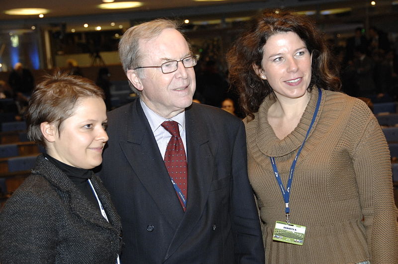 File:Flickr - europeanpeoplesparty - EPP Congress Bonn (503).jpg