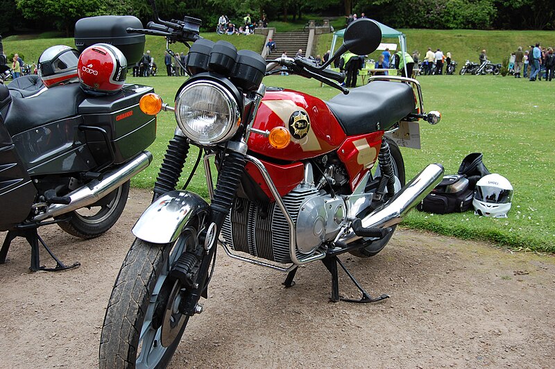 File:Flickr - ronsaunders47 - B.S.A. TWIN CYLINDER WANKEL ROTARY ENGINED..jpg