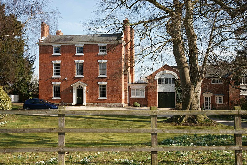 File:Former rectory to St Mary's Church, Kinwarton, Warwickshire.jpg