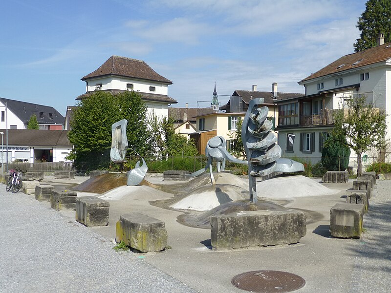 File:Frauenfeld Fountains in park 233.jpg