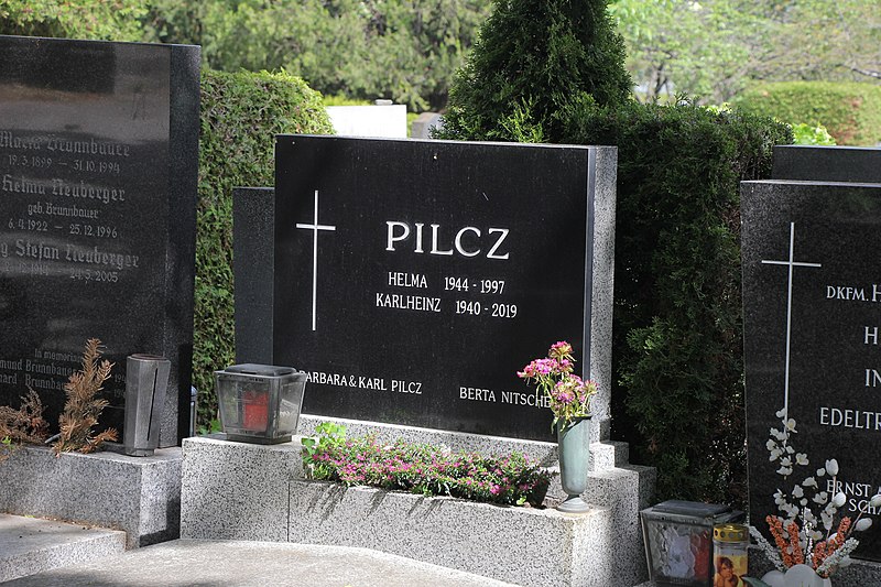 File:Friedhof Mödling-Pilcz 3317.JPG