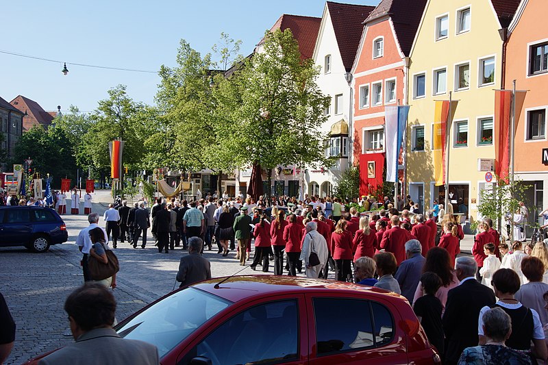 File:Fronleichnamsprozession 2015 Neumarkt 155.jpg