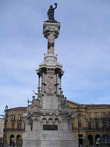 Monumento a los Fueros de Navarra.