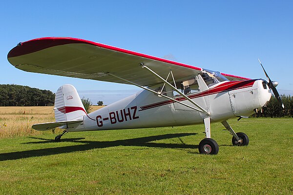 Cessna 120, built 1948, showing the smooth underside of the inboard wing, without flaps.