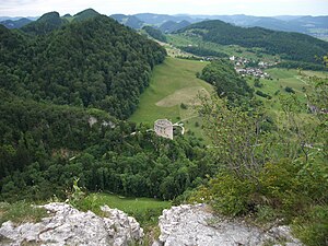 View from Portiflue to the Gilgenberg castle ruins, Meltingen in the background