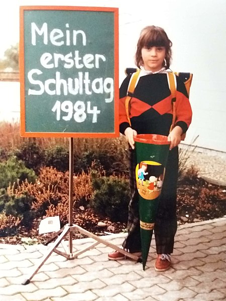 File:Girl with Schultüte.jpg