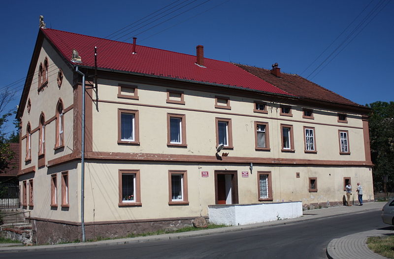 File:Gościszów Wiejski Dom Kultury i biblioteka.JPG