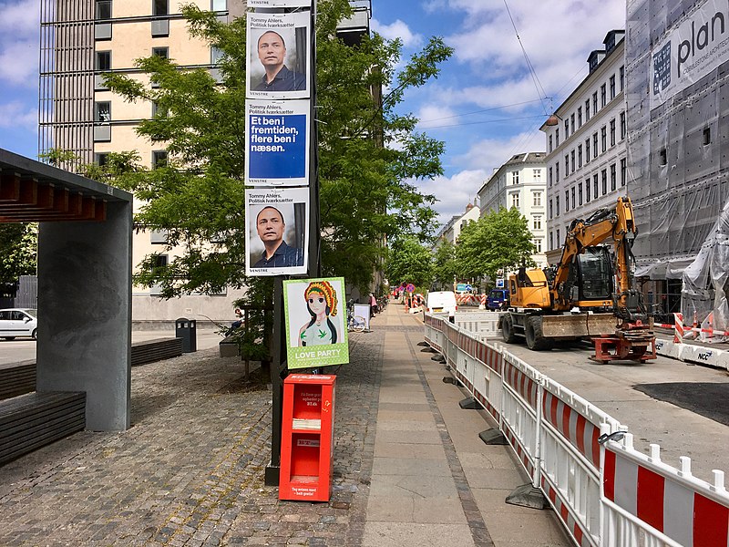 File:Gravearbejde i Nansensgade maj 2019.jpg