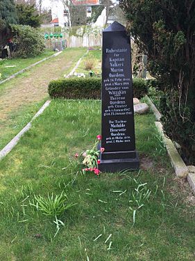 Gravestones in Amrum (Grab des Gründers von Wittdün)