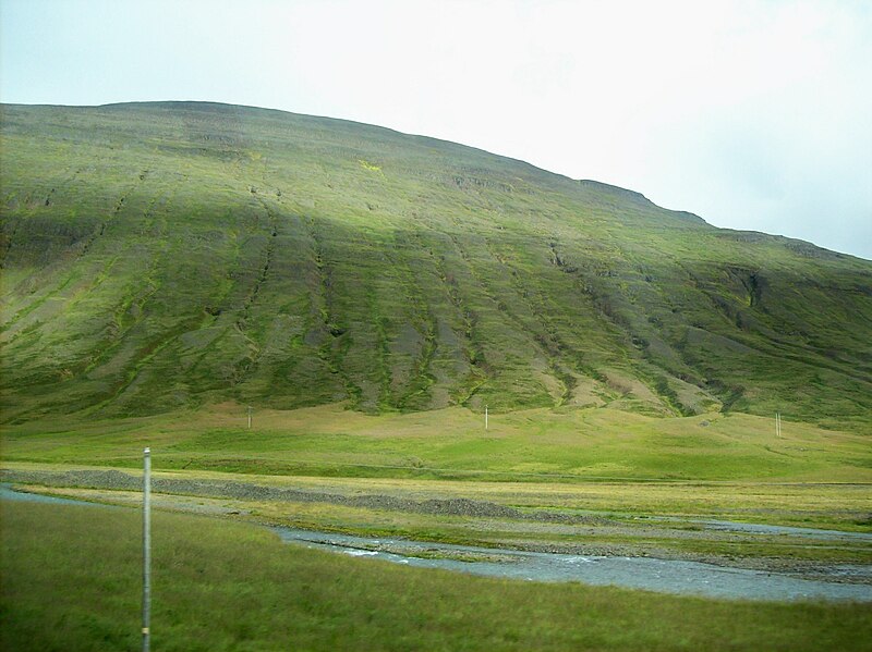 File:Gullies in Iceland.jpg