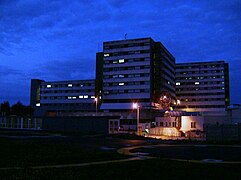 L'hôpital, de nuit.