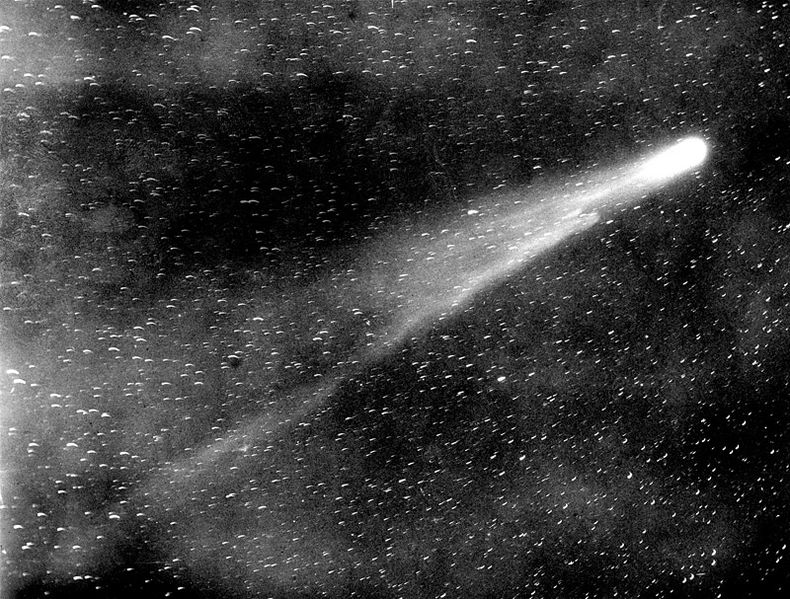 El cometa Halley en imagenes a lo largo de los años ...