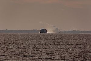 Halunder Jet (ship, 2003) 2011-by-RaBoe-04.jpg