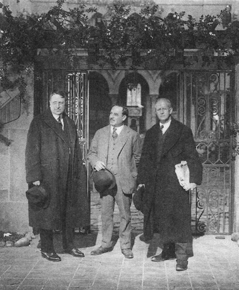 Left to right: Hearst, Robert G. Vignola, and Arthur Brisbane during the filming of Vignola's The World and His Wife in New York City in April 1920
