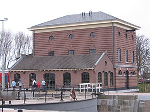Pompgebouw bij het droogdok, wordt ook gebruikt als museum en restaurant.