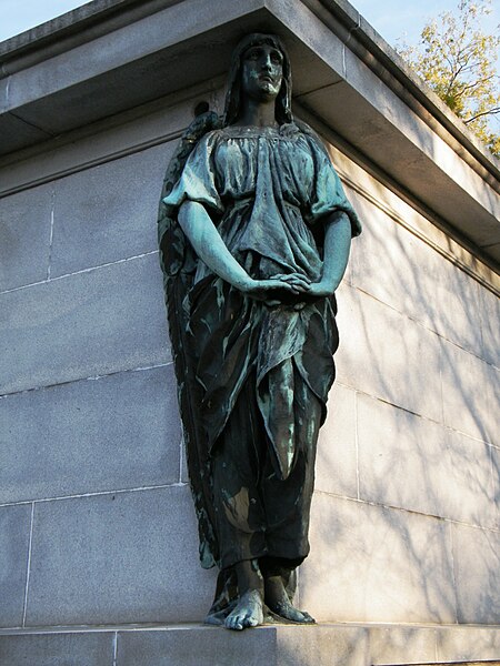 File:Heurich Mausoleum by Louis Amateis - Rock Creek Cemetery - Washington, D.C. - Sarah Stierch - C.jpg