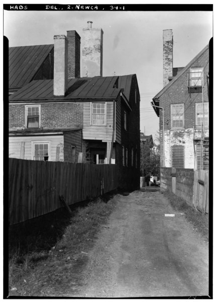 File:Historic American Buildings Survey W. S. Stewart, Photographer Oct. 27, 1936 REAR VIEW OF WILLIAM PENN HOUSE (ON THE LEFT) OLD DELAWARE HOTEL (ONTHE RIGHT) - William Penn House, HABS DEL,2-NEWCA,34-1.tif