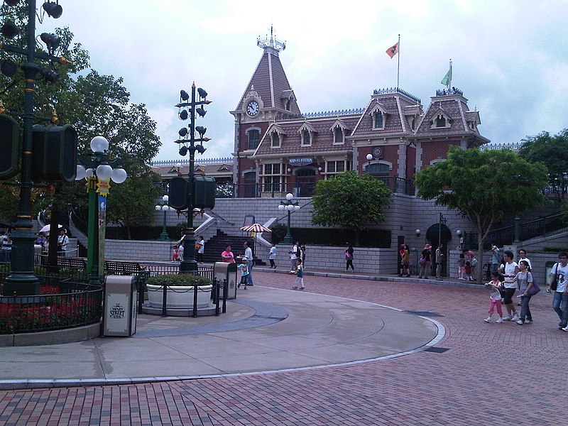 File:Hong Kong Disneyland Train Station - panoramio.jpg