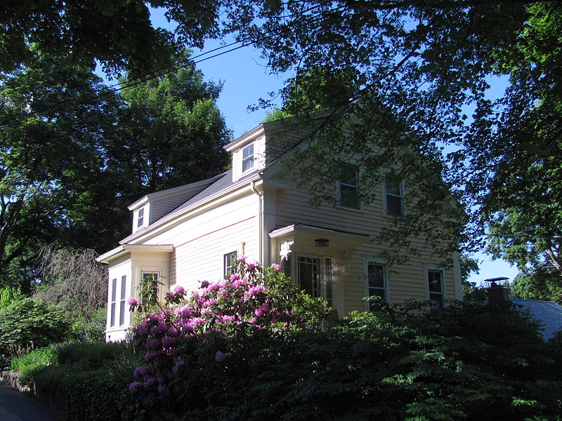 File:House at 42 Salem Street, Reading MA.jpg