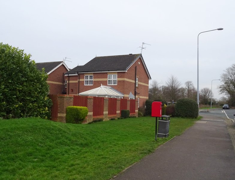 File:House on Figham Springs Way, Beverley (geograph 6358215).jpg