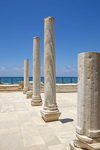 File:ISR-2016-Caesarea-Caesarea Maritima-Columns.jpg