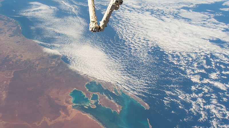 File:ISS-58 Western Australia, Shark Bay.jpg