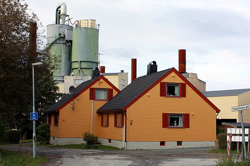 File:Industrial Zone - panoramio.jpg