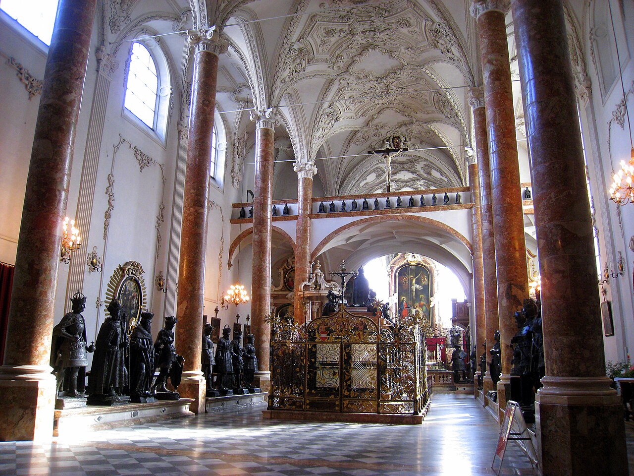 File:Pauluskirche Innsbruck Tuergriff innen.jpg - Wikimedia Commons