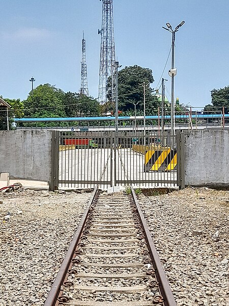 File:Jalur 3 Stasiun Merak.jpg