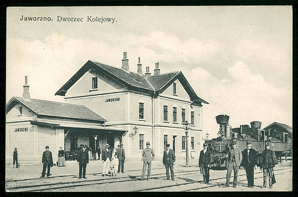 Early 20th-century view of the train station