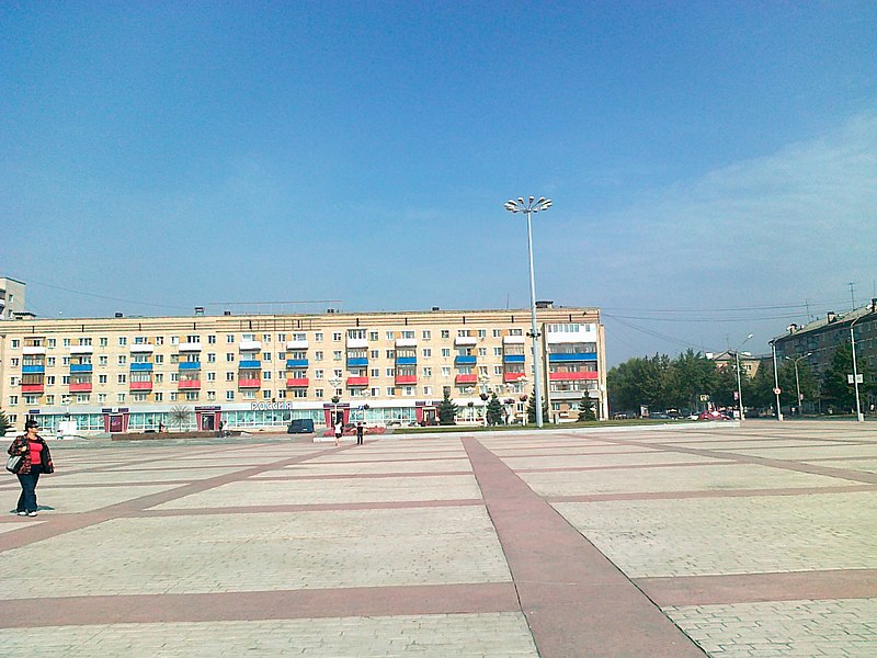 File:Kamensk-Uralsky. Downtown. 2.jpg